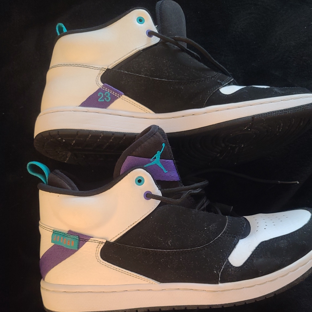 Men’s 10 Jordan Fadeaway Mid Black White Grape Basketball Shoes AO1329-035